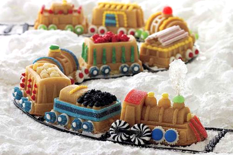 Train Cake Decorations Edible Cake Decorating - a fun and ...