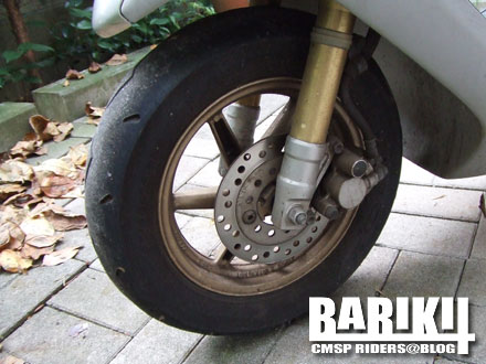 AF35 Dio ZX】 溝なし・亀裂タイヤは交換しましょう！ | BARIKI
