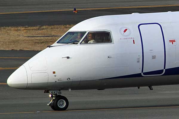 ANA DHC-8-400 JA842A
