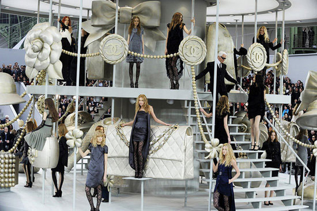 Chanel-Fall-2008-Carrousel-97.jpg