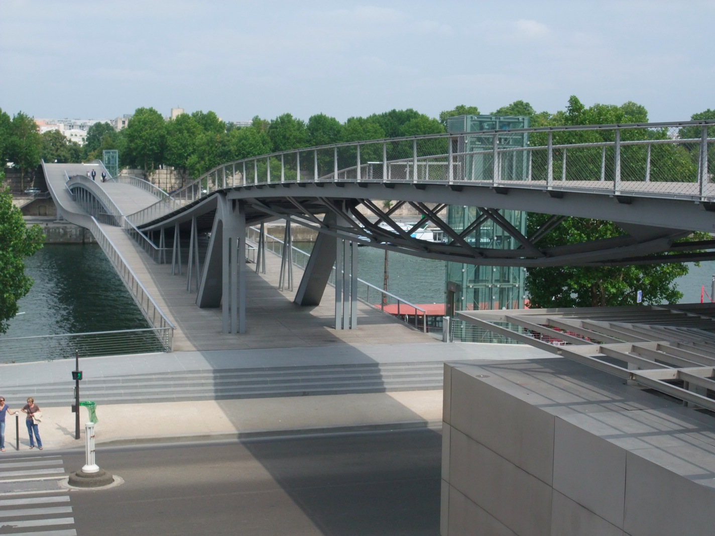 フランスまちある記 シモーヌ ド ボーヴォワール橋