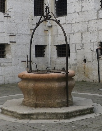 ベネチア　井戸２