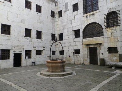 ベネチア　井戸