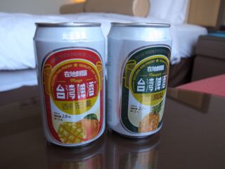 台湾啤酒マンゴー味＆パイナップル味