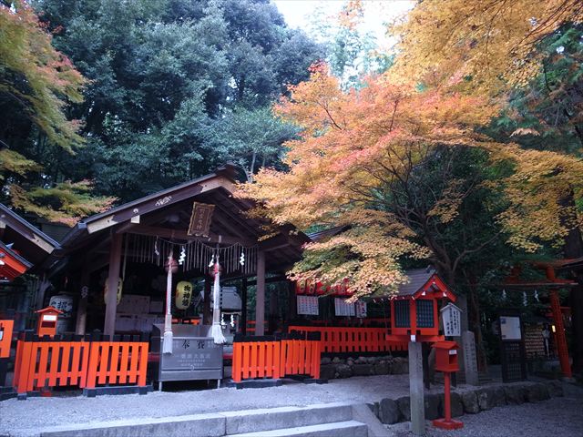 嵐山　竹林の道の神社