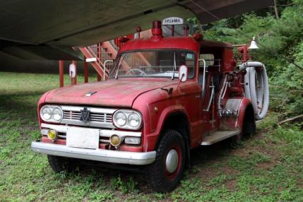 ニッサン中型消防車FR40