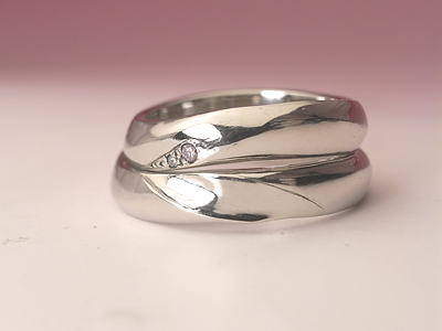結婚指輪　ピンクダイヤ