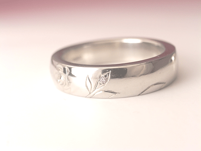 結婚指輪　バラ