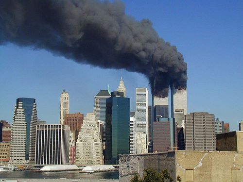 http://blog-imgs-45.fc2.com/n/e/a/nearfuture8/800px-WTC_smoking_on_9-11.jpg