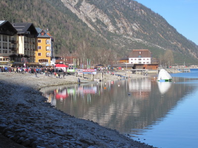 年末年始のスキーバカンスに泊まったホテルは オーストリアの某湖のほとりにありました