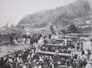 下関前田砲台を占拠したイギリス軍Ｆ・ベアト写真集より