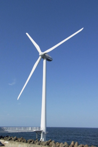 立派な風力発電設備