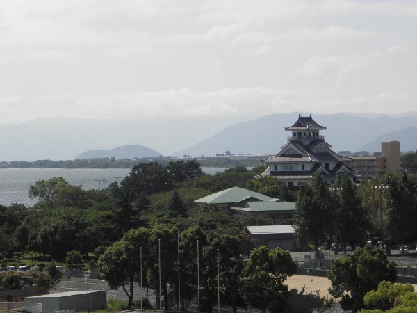 長浜城と琵琶湖