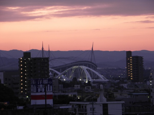夜明け前の豊田大橋とスタジアム