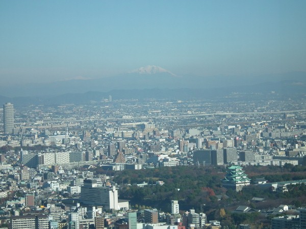 御嶽山と名古屋城